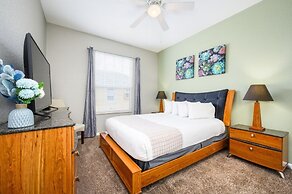 Beautiful Deluxe Condo, Vista Cay - 3024