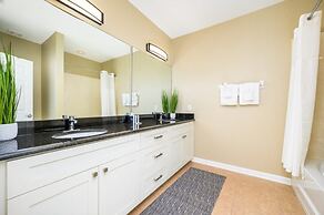 New Modern Townhome, Near The Parks - 4030