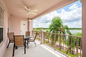 3 Bedroom Premium Lakeview Condo-1012