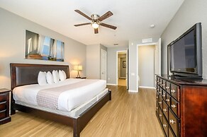 3 Bedroom Premium Lakeview Condo-1012