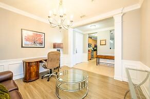 3 Bedroom Premium Lakeview Condo-1012