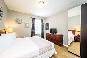 3 Bedroom Premium Lakeview Condo-1012