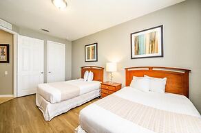 3 Bedroom Premium Lakeview Condo-1012