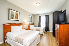 3 Bedroom Premium Lakeview Condo-1012