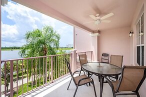 3 Bedroom Premium Lakeview Condo-1012