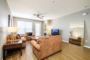 3 Bedroom Premium Lakeview Condo-1012