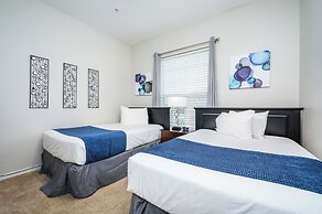 Penthouse Vacation Condo, Near the Parks - 2015