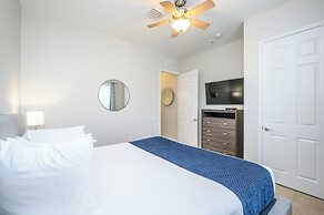 Penthouse Vacation Condo, Near the Parks - 2015