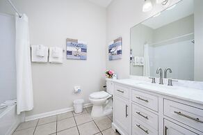 Penthouse Vacation Condo, Near the Parks - 2015