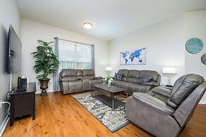 Penthouse Vacation Condo, Near the Parks - 2015