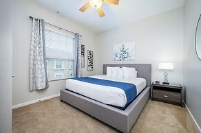 Penthouse Vacation Condo, Near the Parks - 2015