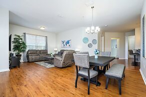 Penthouse Vacation Condo, Near the Parks - 2015