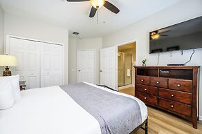 New Listing, Beautiful Townhome, Vista Cay - 4023