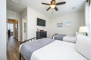 New Listing, Beautiful Townhome, Vista Cay - 4023