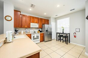 New Listing! Beautiful Townhome, Vista Cay 4019