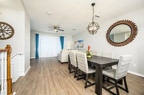 New Listing! Beautiful Townhome, Vista Cay 4019