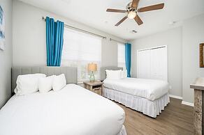 New Listing! Beautiful Townhome, Vista Cay 4019