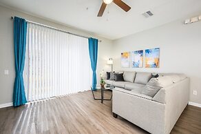 New Listing! Beautiful Townhome, Vista Cay 4019