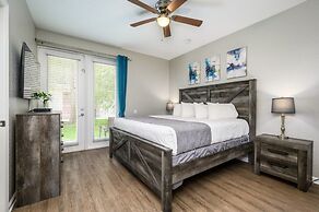 New Listing! Beautiful Townhome, Vista Cay 4019