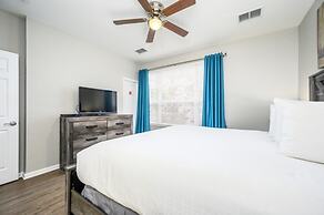 New Listing! Beautiful Townhome, Vista Cay 4019