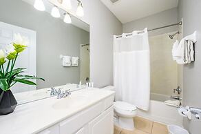 New Listing! Beautiful Townhome, Vista Cay 4019