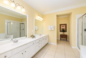 Gorgeous 3 Bed Lakeview, Vista Cay - 1010