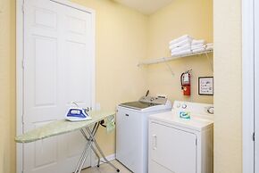 Gorgeous 3 Bed Lakeview, Vista Cay - 1010