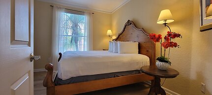 Gorgeous 3 Bed Lakeview, Vista Cay - 1010