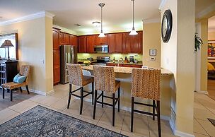 Gorgeous 3 Bed Lakeview, Vista Cay - 1010