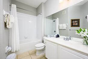 NEW Beautiful Lakeview Condo Near the Parks - 1026