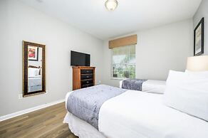 NEW Beautiful Lakeview Condo Near the Parks - 1026