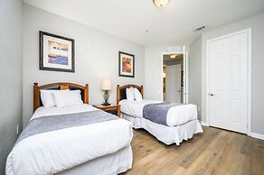 NEW Beautiful Lakeview Condo Near the Parks - 1026