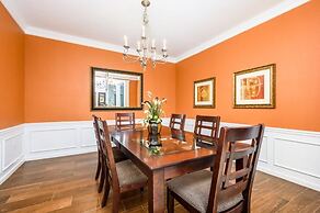 NEW Beautiful Lakeview Condo Near the Parks - 1026