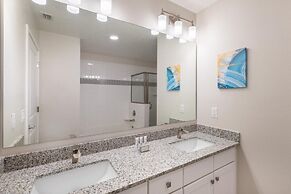 New Modern Vista Cay Reserve Condo - 6007