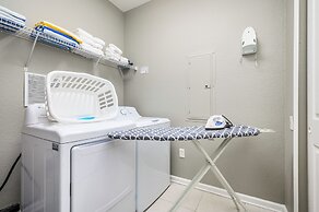 Beautiful Lake View Condo, Vista Cay-1004