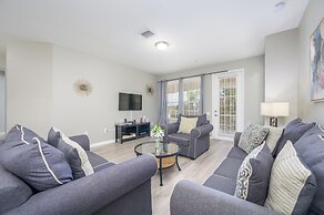 Beautiful Lake View Condo, Vista Cay-1004