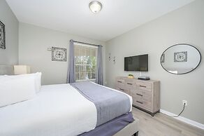 Beautiful Lake View Condo, Vista Cay-1004