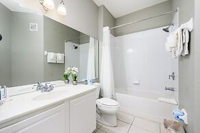 Beautiful Lake View Condo, Vista Cay-1004