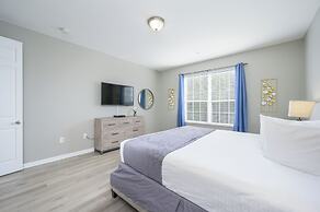 Beautiful Lake View Condo, Vista Cay-1004