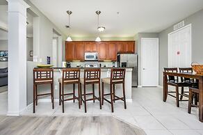 Beautiful Lake View Condo, Vista Cay-1004