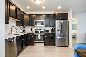 New Modern Vista Cay Reserve Condo - 6003