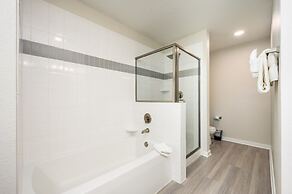 New Modern Vista Cay Reserve Condo - 6003