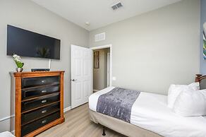 Beautiful Lakeview Condo, Vista Cay Orlando - 3013