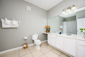 Beautiful Lakeview Condo, Vista Cay Orlando - 3013