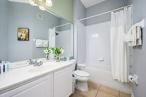 New Listing! Lakeview Condo, Vista Cay - 1017