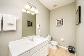 New and Gorgeous Townhome, Vista Cay - 4008