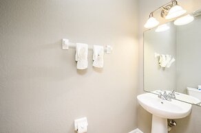 New and Gorgeous Townhome, Vista Cay - 4008