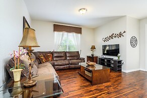 Premium Lake View Condo, Vista Cay - 1002