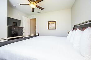 Premium Lake View Condo, Vista Cay - 1002