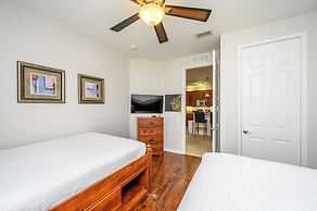 Premium Lake View Condo, Vista Cay - 1002